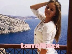 LarraMaxx